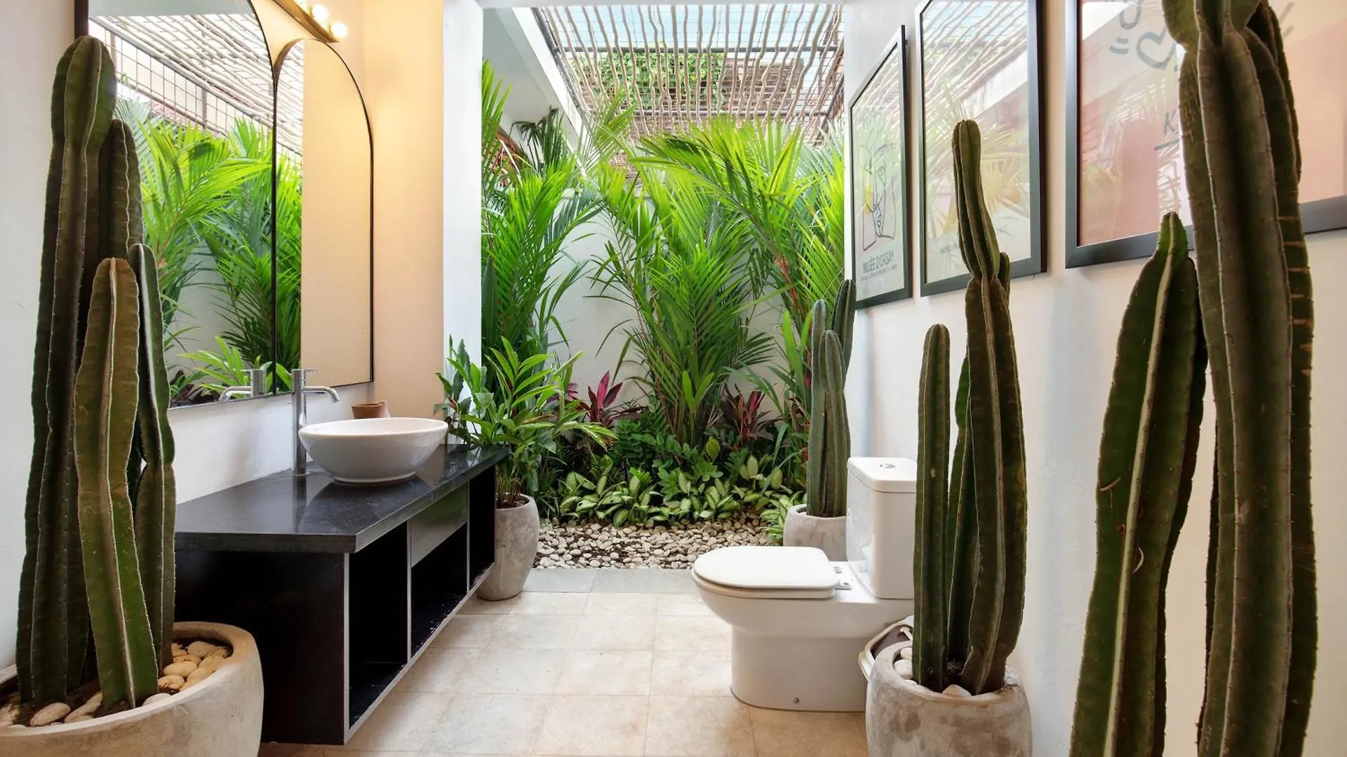 Canggu Berawa 5 Bedrooms With Private Pool 0*, Canggu (Bali)