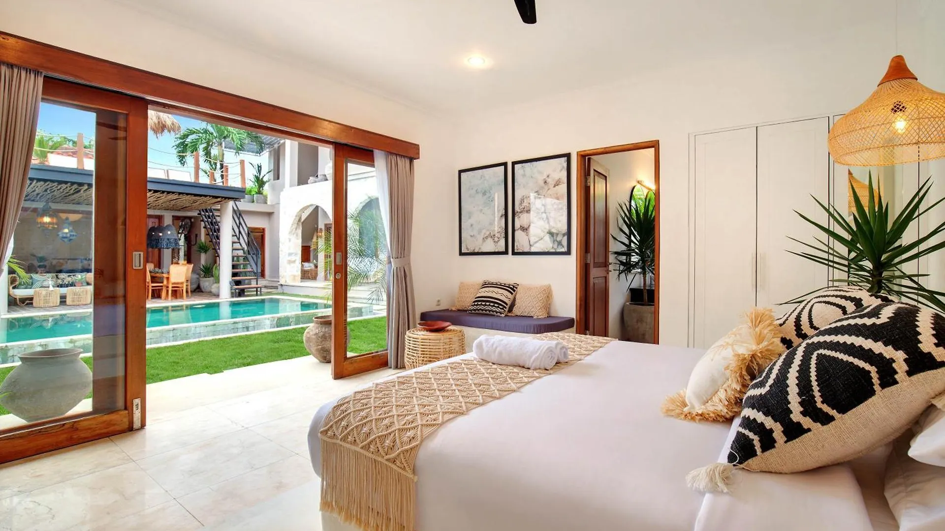 Villa Canggu Berawa 5 Bedrooms With Private Pool Indonesia