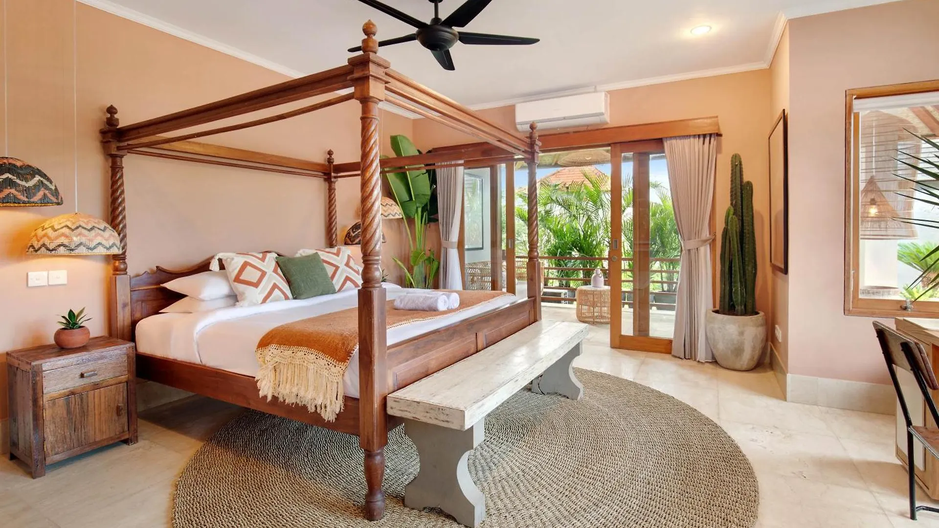 Canggu Berawa 5 Bedrooms With Private Pool 0*, Canggu (Bali)