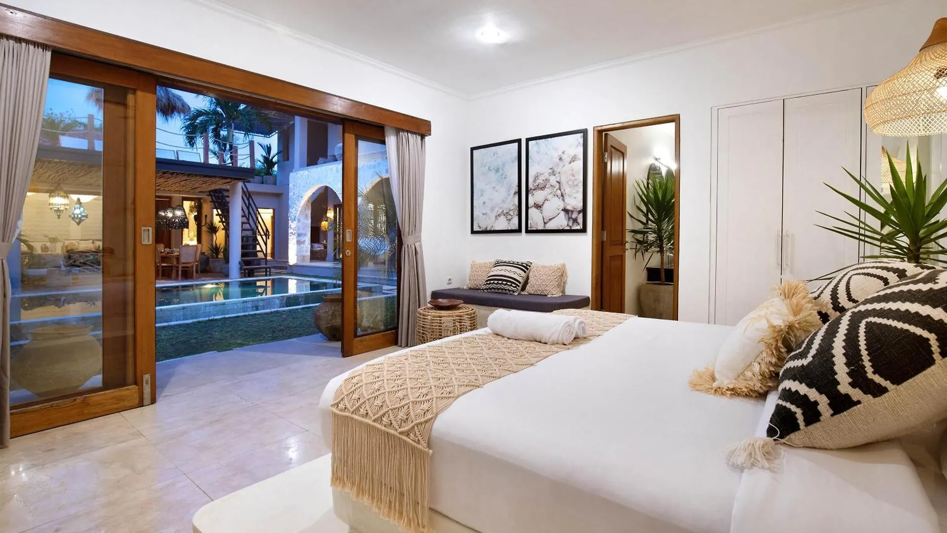 Canggu Berawa 5 Bedrooms With Private Pool Villa
